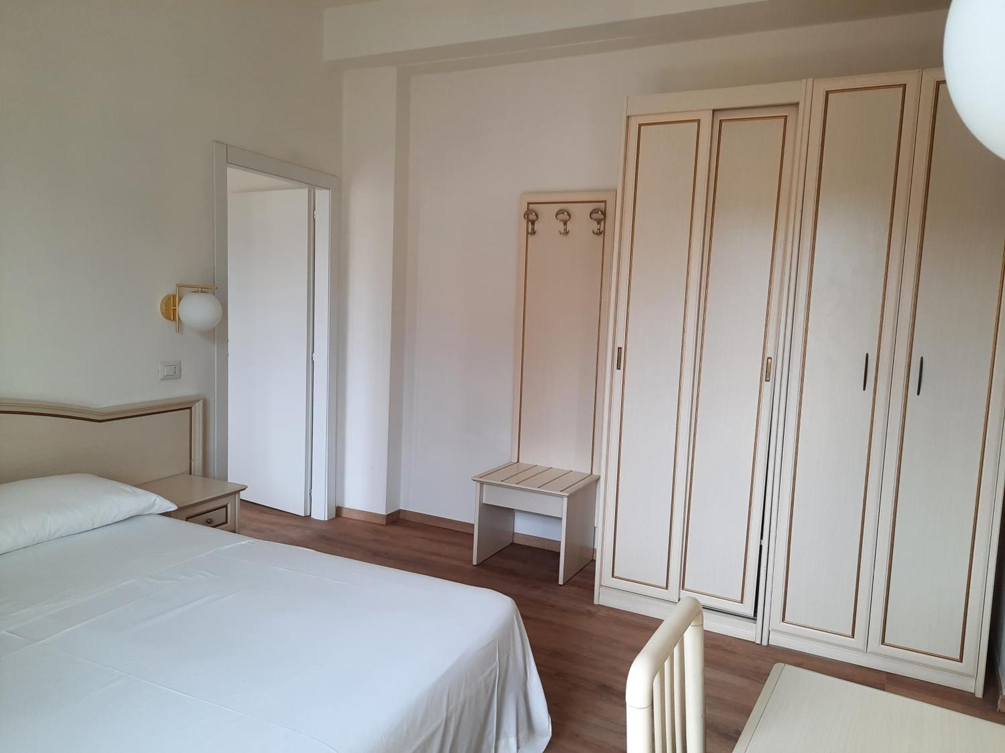 Hotel Schiller Cervia Exterior foto