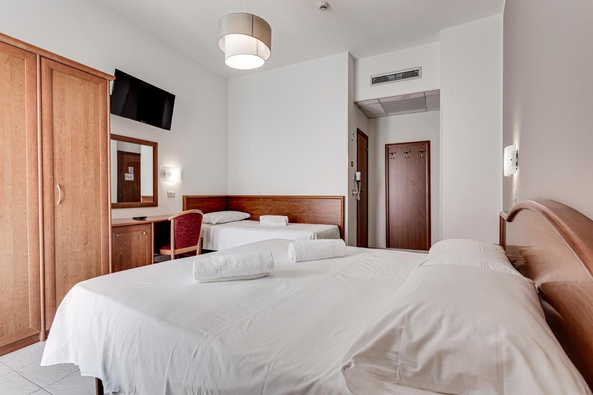 Hotel Schiller Cervia Exterior foto
